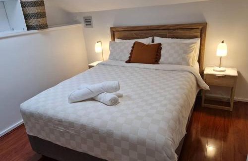 Guildford West Apartment | Private & Cosy Two Storey Guest House