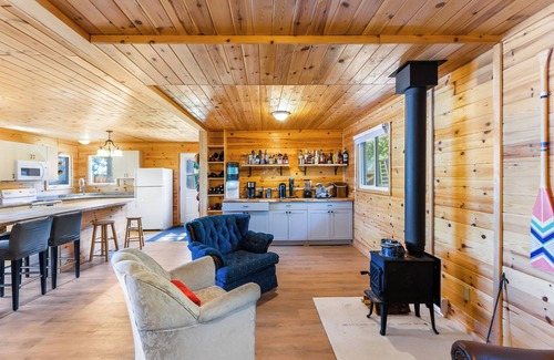 Garson Cottage | Private cottage that fits multiple families! Quiet lake, hot tub, sauna & beach