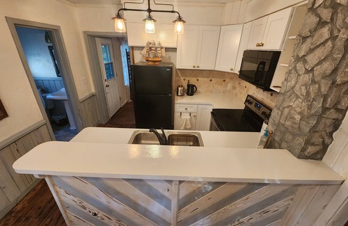 Safety Harbor Cottage | Private cottage by the Sea