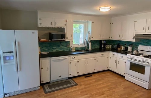 Harwich Center Cottage | Private Cottage close to bike trail and lakes. Dogs Are Welcome!