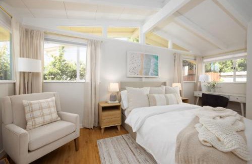 El Granada House | Private Cottage House - Walk to Beaches HarborFood Trials so much more