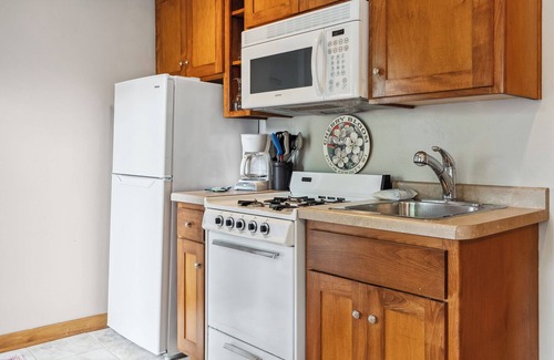 Fish Creek Cottage | Private cottage in Downtown Fish Creek -Honeymooners paradise!