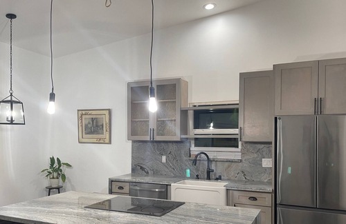 Arden-Arcade Cottage | Private Cottage in Mariemont Estates near Arden Park on gated property