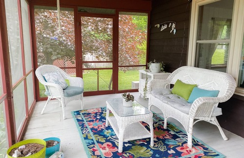 Dundee Cottage | Private Cottage in Penn Yan w/yard and lake front