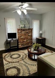 Clemmons House | Private Cottage in Rural Clemmons
