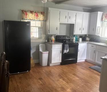 Clemmons House | Private Cottage in Rural Clemmons
