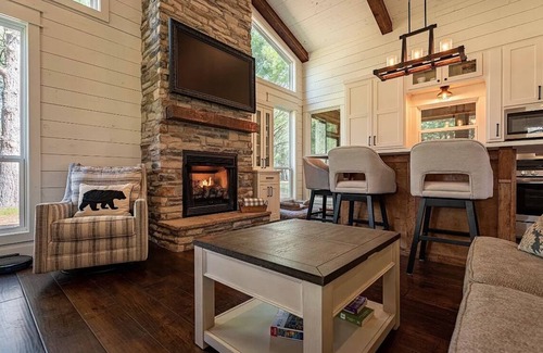 Clarksville Cottage | Private Cottage in the Hundred Acre Woods