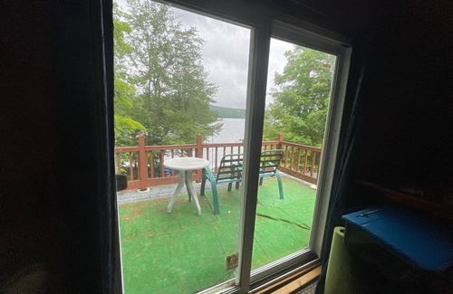 Mount Vernon House | Private Cottage on Torsey Lake