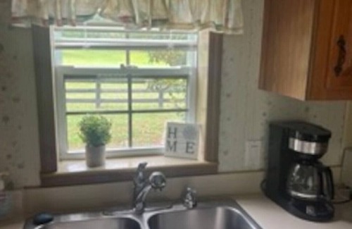 Berkeley Cottage | Private Cottage on Horse Farm in Williamsburg!