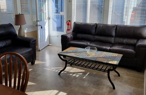 Ortley Beach Cottage | Private cottage set back just one block to beach