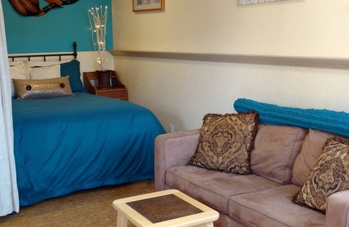 Sointula Cottage | Private Cottage suitable for only 2 adults.