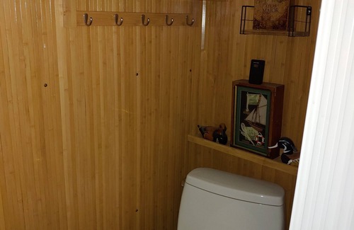Canoga Park Cottage | Private Cottage