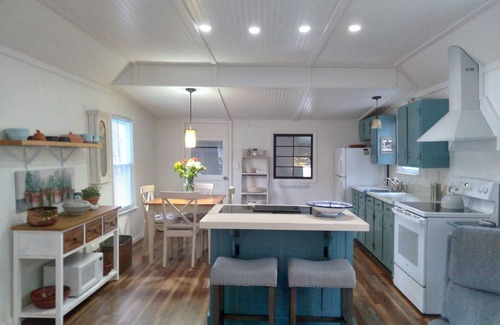 Bellaire Cottage | Private Cottage with 2 bedrooms and a lakeview setting of Lake Bellaire