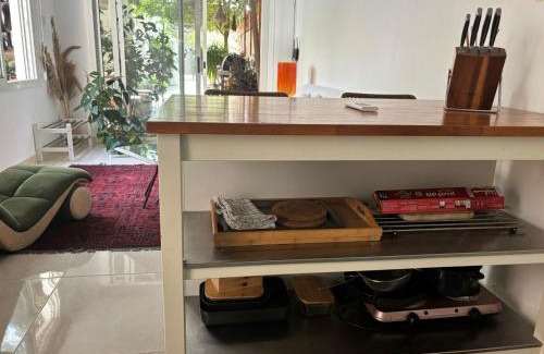 Jumeirah House | Private Cottage with bbq area 5 min walk to beach!