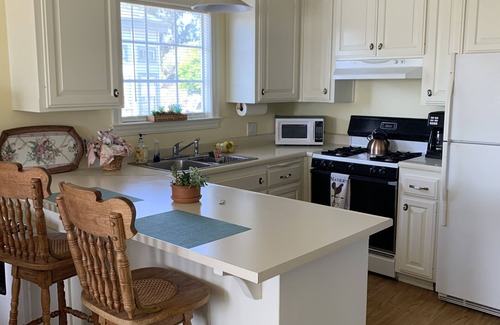 Arroyo Grande Apartment | Private country cottage with gazebo and rose garden. Wineries nearby.