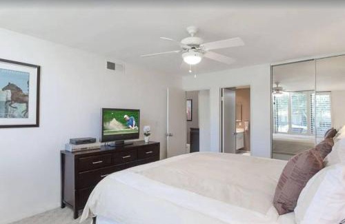 Palm Desert House | Private Country Club Condo on awesome golf course!