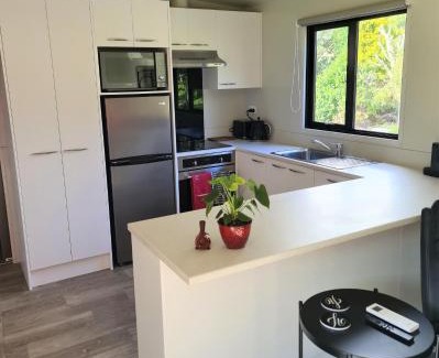 Paraparaumu House | Private Country Cottage