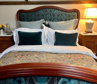 Llangadog House | Private Country Cottage with alfresco garden patio, outdoor tub with country views- Brecon Beacons National Park