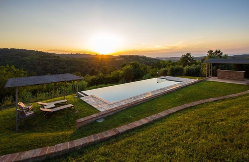 Toiano House | Private, country-house with infinity pool near Firenze, Pisa, Lucca e Siena