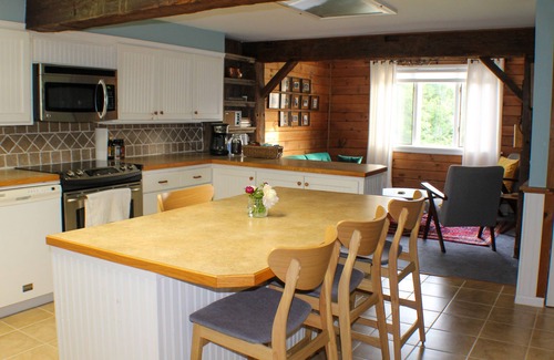 Alpine Cabin | Private Country Living! Central to hiking & wine country!