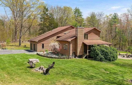 Kerhonkson House | Private Countryside Retreat, near Minnewaska