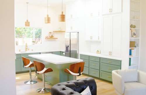 Inglewood House | Private Cozy 1-bedroom with skylights, WiFi, and AC. LAX and So- Fi adjacent