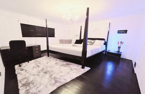 Burnaby Villa | Private Cozy and Spacious 2br Home with TeePee Dining Room! Private Parking! Self Check-in