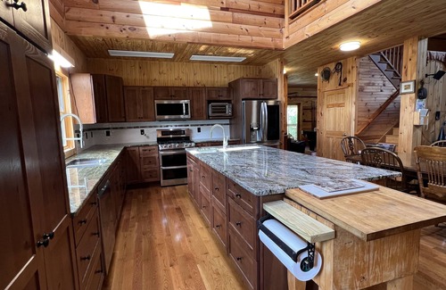 Moscow Cabin | Private Cozy Cabin on 165 acres in Poconos. Pool Room, Sauna, Poker, Hunting!