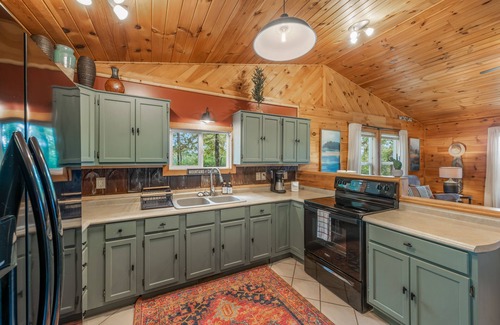 Mentone Cabin | Private, Cozy Cabin only 7 min from Downtown Mentone