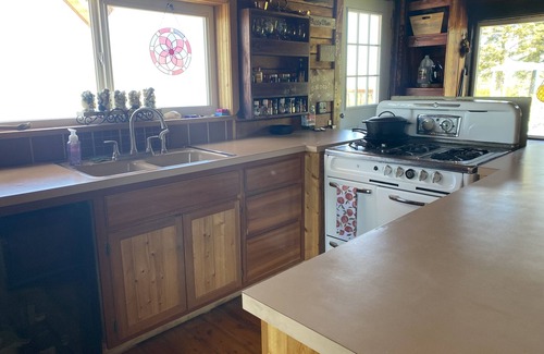 Ninilchik Cabin | Private Cozy Cabin with Amazing Inlet Views