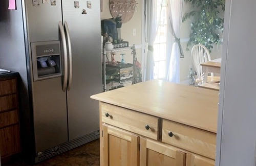 Morristown House | Private, Cozy, Clean 4 Bedroom Home in Morristown. WiFi, AC, close to downtown.