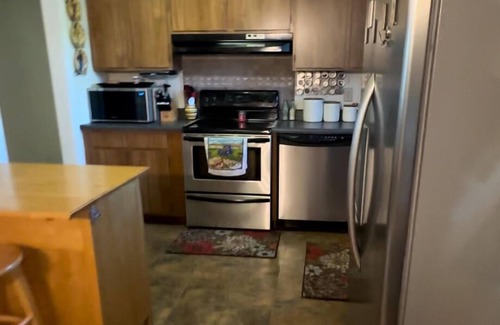 Morristown House | Private, Cozy, Clean 4 Bedroom Home in Morristown. WiFi, AC, close to downtown.