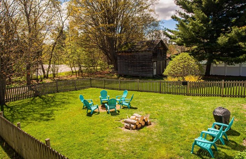 Walloon Lake Cottage | Private Cozy Cottage in Charming Walloon Lake Village - Sleeps 13!