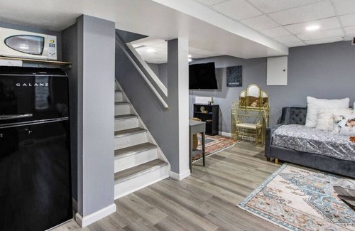 Eastwood House | PRIVATE Cozy Finished Basement with backyard oasis