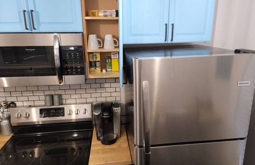 South Charleston House | Private COZY home- RAVE REVIEWS- located in charming village- 8 miles to I-70!