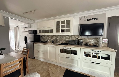 Flagami Apartment | Private & Cozy studio apartment