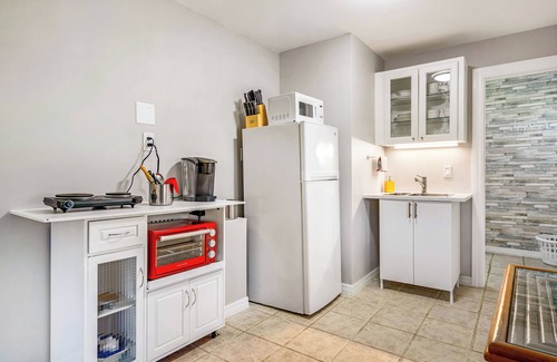 Rock Ridge Apartment | Private cozy studio in sunny Vero Beach. Centrally located to all amenities.