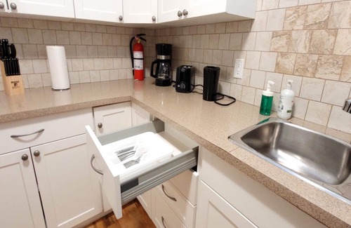 South Newton House | Private Cozy Suite with Parking and options for one bedroom or two bedbedrooms