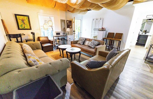 Athens Bed & Breakfast | Private & Cozy whole basement suite in peaceful Athens with AC, WiFi, and pool