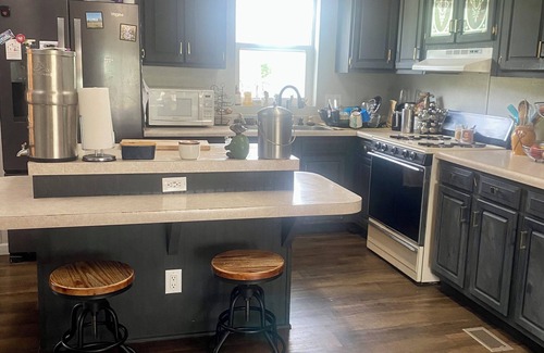 Rapid City House | Private Creekside 3 Bedroom Home On 2 Acres