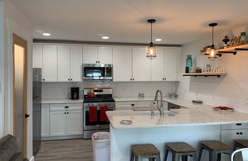 Beulah House | Private Crystal Lake Beach, walk downtown Beulah! Biweekly & ￼monthly discounts.