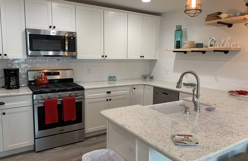Beulah House | Private Crystal Lake Beach, walk downtown Beulah! Biweekly & ￼monthly discounts.