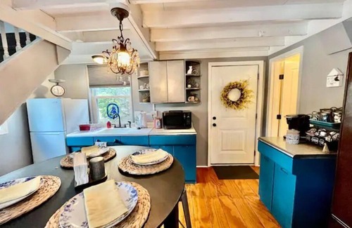 Austin House | Private Cute Home w/Loft in Scenic Hill Countryn