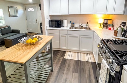 Kessler Apartment | Private Dallas/Bishop Arts Retreat
