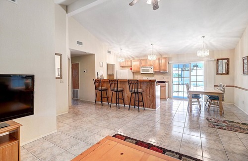 Rockport House | Private deck, boat parking, 2 bedroom 2 bath coastal cottage in Holiday Beach