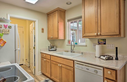 Placerville Apartment | Private Deck: Pollock Pines Apt on 5 Acres
