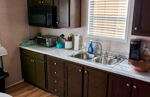 Charleston Apartment | Private, detached 1 bedroom apt. 6 miles from Folly Beach & downtown Charleston