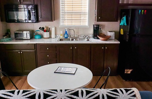 Charleston Apartment | Private, detached 1 bedroom apt. 6 miles from Folly Beach & downtown Charleston