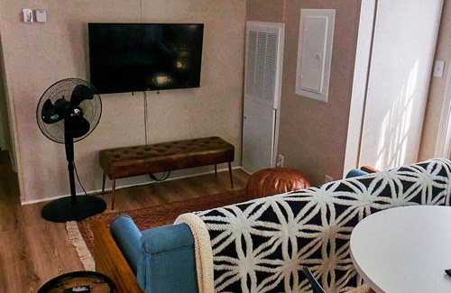 Charleston Apartment | Private, detached 1 bedroom apt. 6 miles from Folly Beach & downtown Charleston