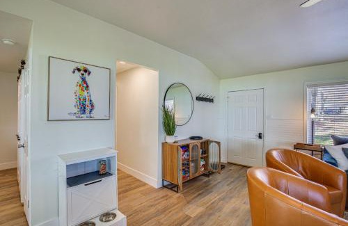 Gun Barrel City House | Private Dock Charming Cedar Creek Retreat!